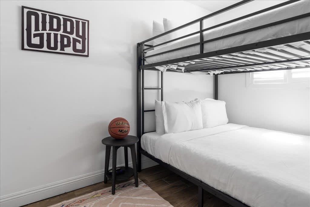 BUNK ROOM