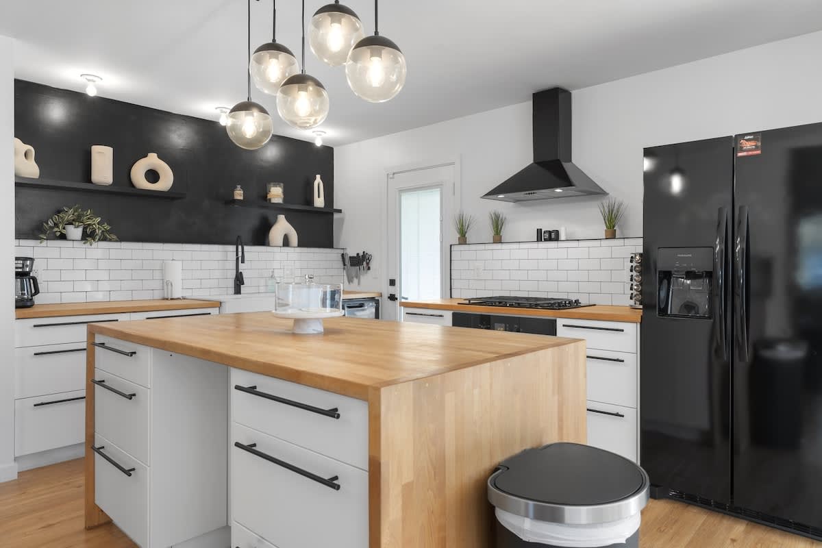 Kitchen Island/Bar